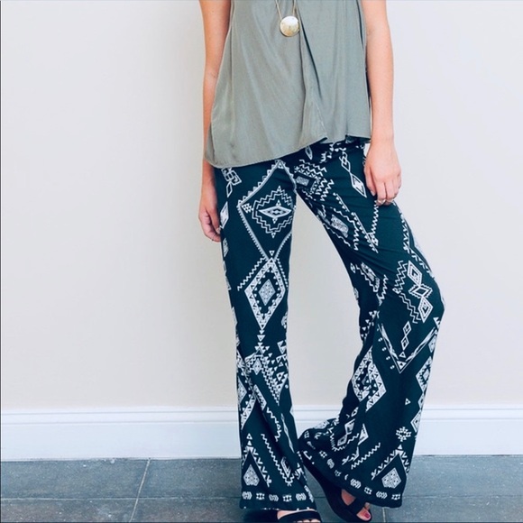 Billabong Pants - Billabong palazzo flare pant!